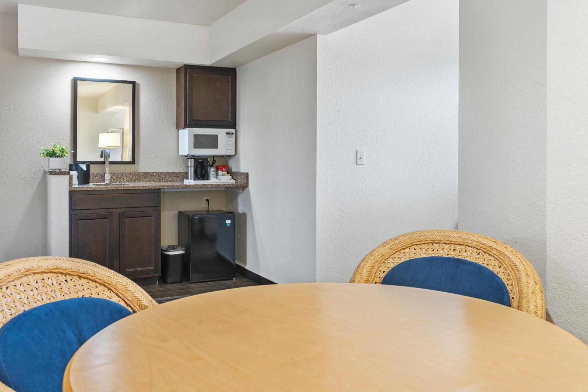 Cherry Tree Inn & Suites Traverse City Zewnętrze zdjęcie