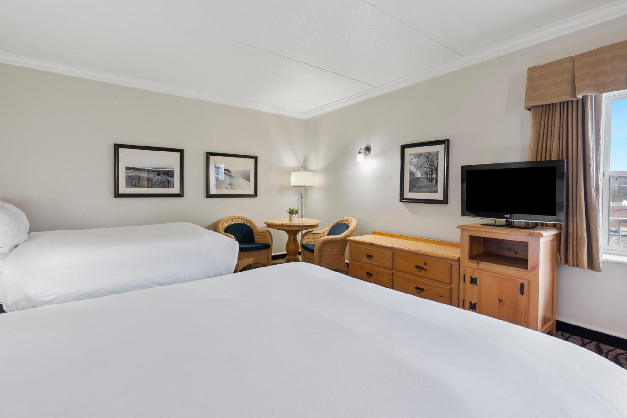 Cherry Tree Inn & Suites Traverse City Zewnętrze zdjęcie