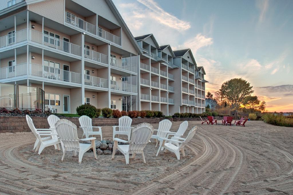 Cherry Tree Inn & Suites Traverse City Zewnętrze zdjęcie