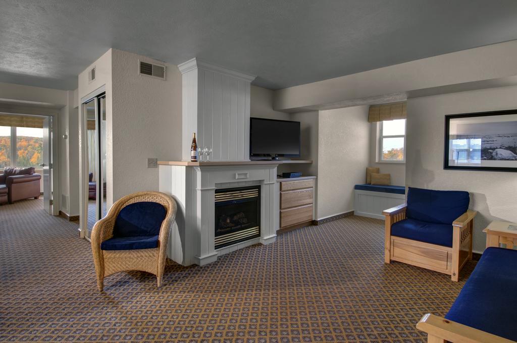 Cherry Tree Inn & Suites Traverse City Zewnętrze zdjęcie
