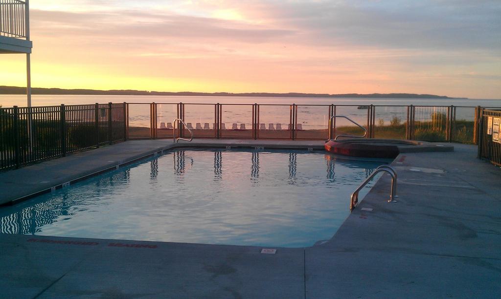 Cherry Tree Inn & Suites Traverse City Zewnętrze zdjęcie