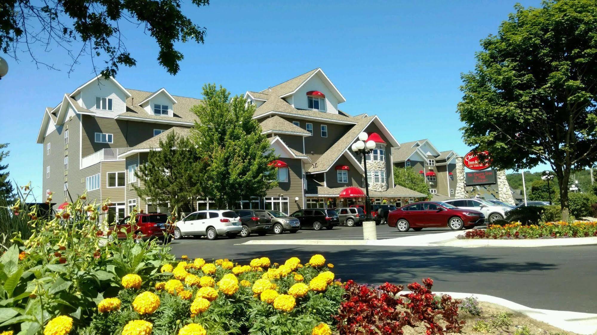 Cherry Tree Inn & Suites Traverse City Zewnętrze zdjęcie
